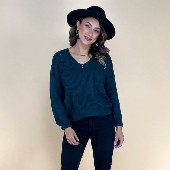 New light weight Knit Sweater - Picture 2 of 3